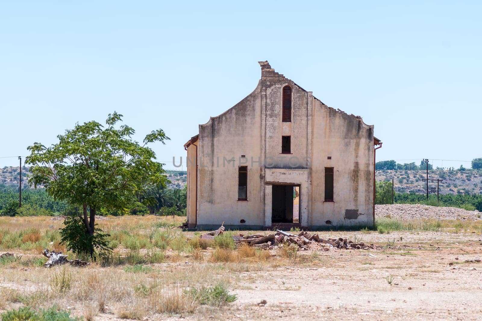 Ruin of the Emmanuel Church between Groblershoop and Upington by dpreezg