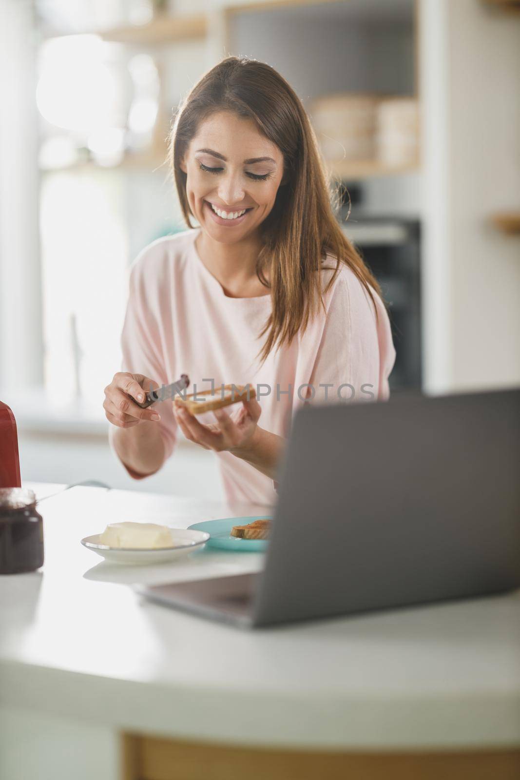 Surfing The Net While Eating by MilanMarkovic78