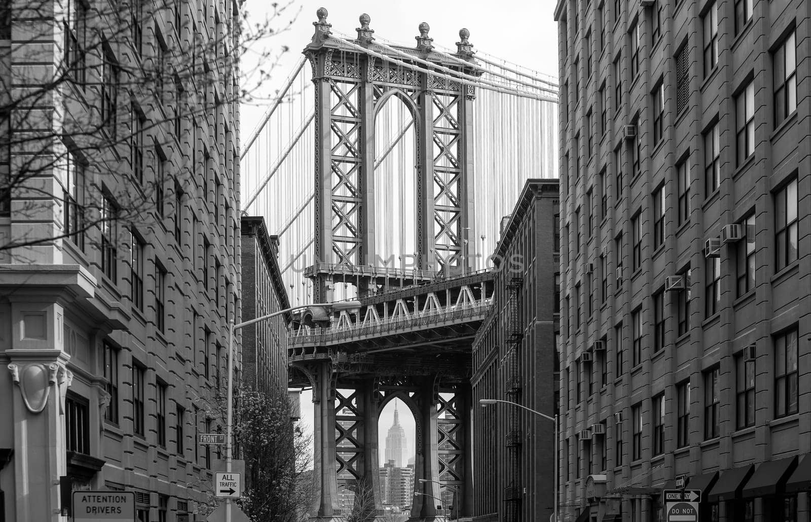  Manhattan Bridge in New York City in USA by f11photo