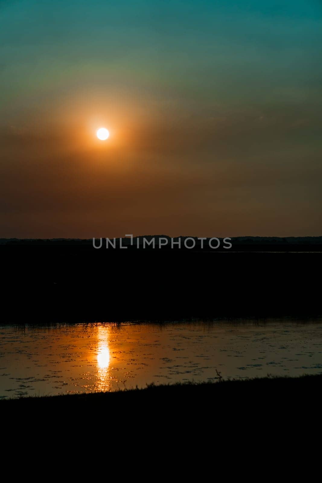 sunset over the lake, End of the afternoon, Nature, Landscape, selective focus