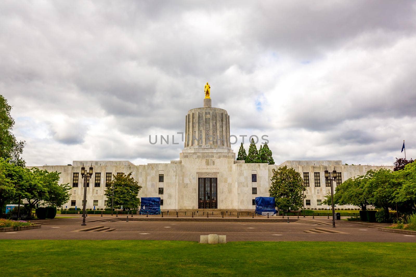 Oregon State Capitol Building in Salem, with Oregon Pioneer statue on top