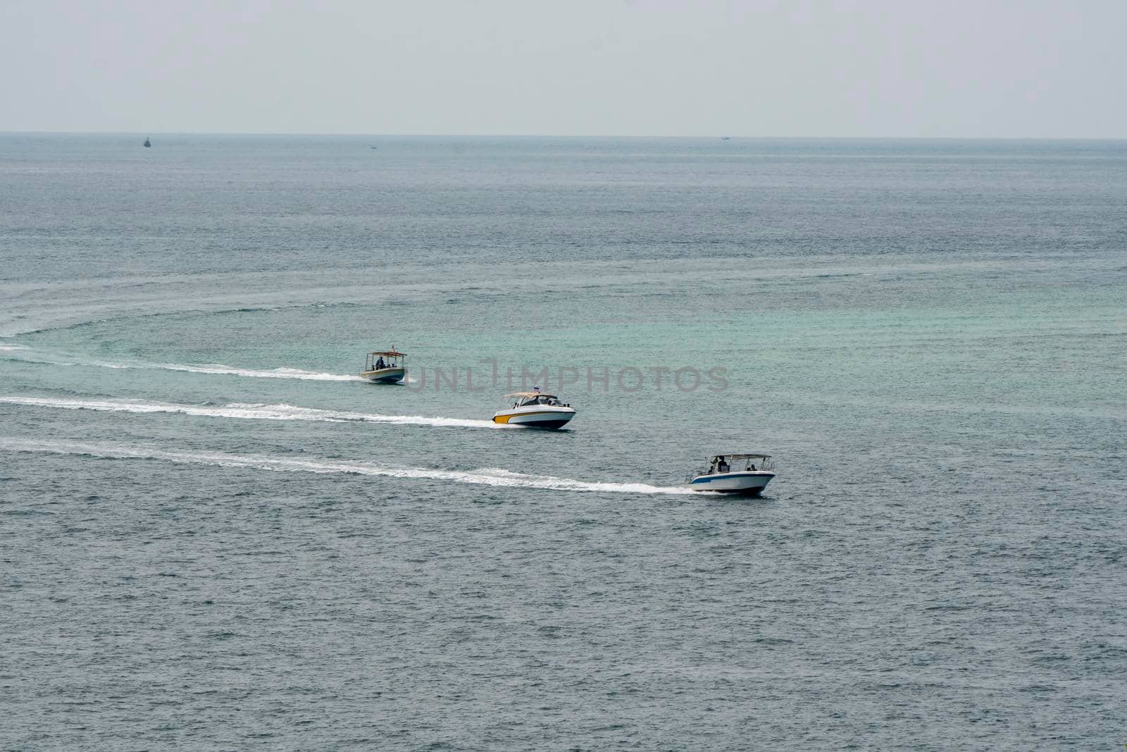 Small speed boat Compete for time to get people across the sea.