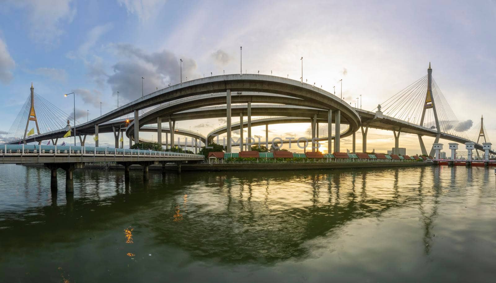Bhumibol Bridge, Chao Phraya River Bridge.