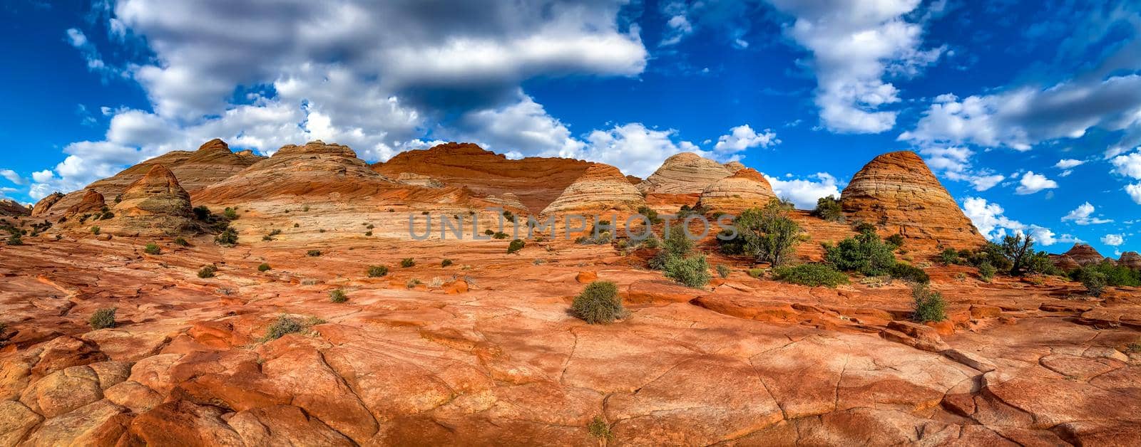 Sandstone formations in Coyote Butte North by gepeng