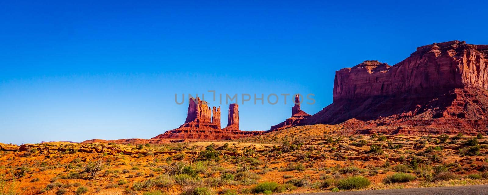 Monument valley in late afternoon by gepeng