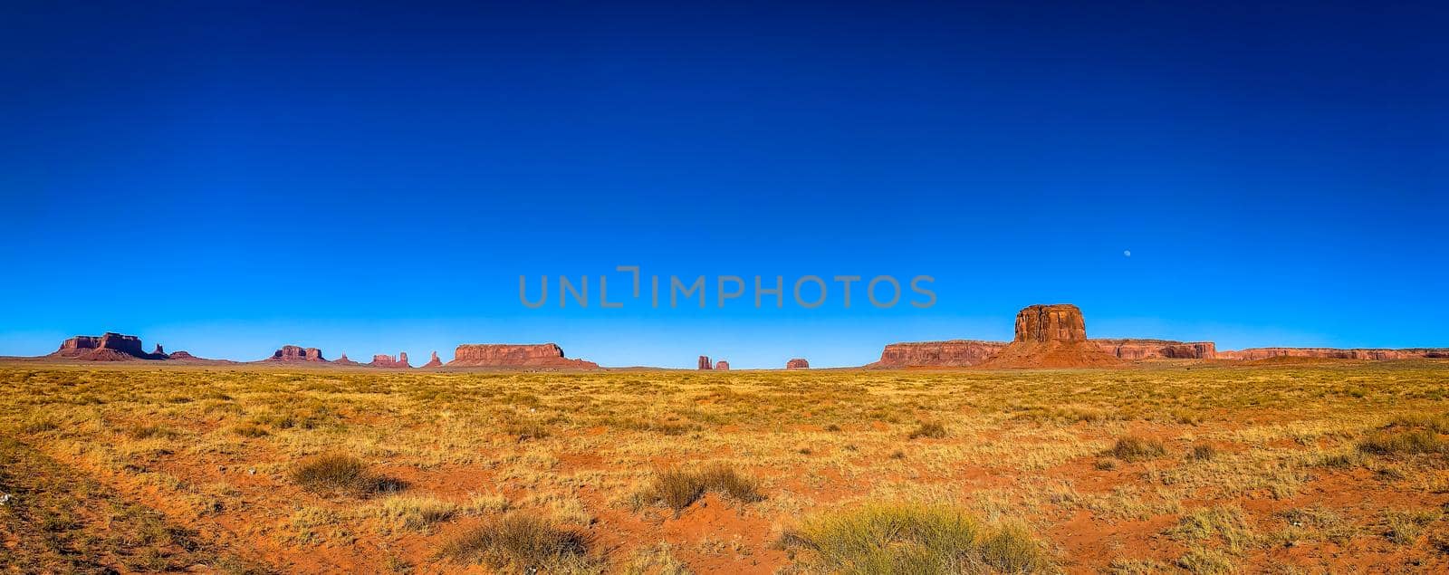 Monument valley in late afternoon by gepeng