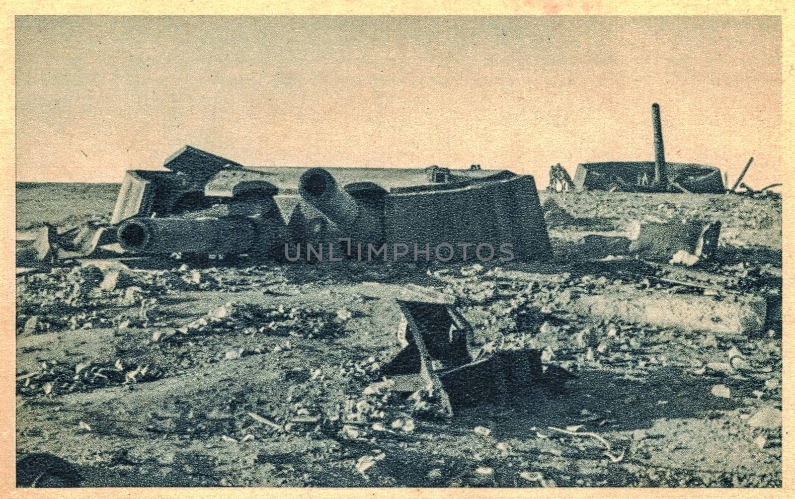 Destroyed gun turret of fort Maxim Gorky I. by roman_nerud