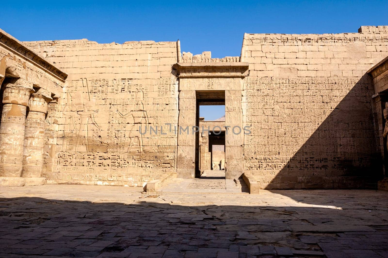 The archaeological site of Medinet Habu by Giamplume