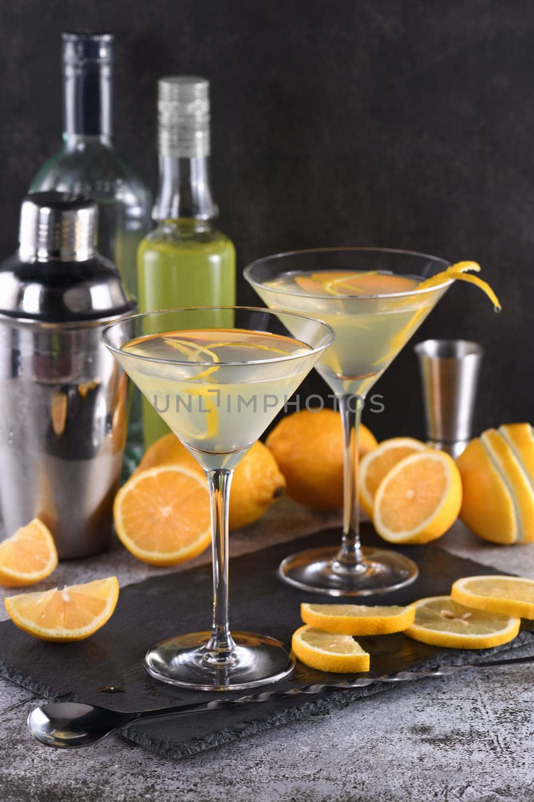 Lemon drop martini with zest by Apolonia
