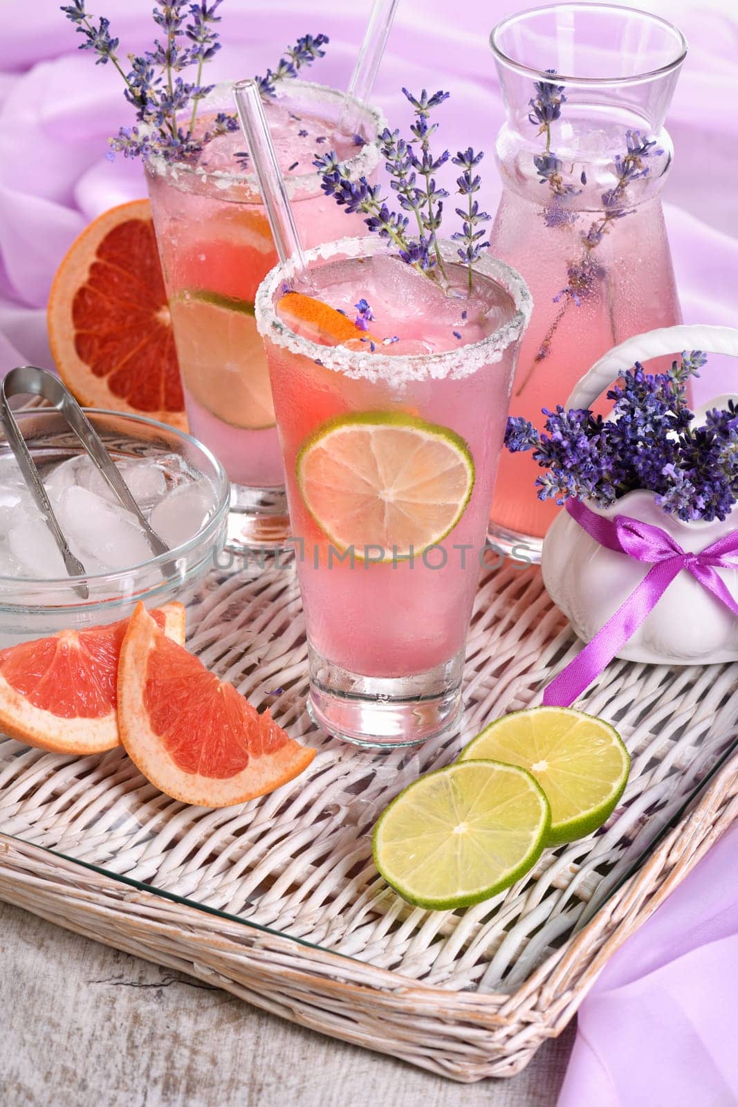 Refreshing cocktail lavender paloma by Apolonia