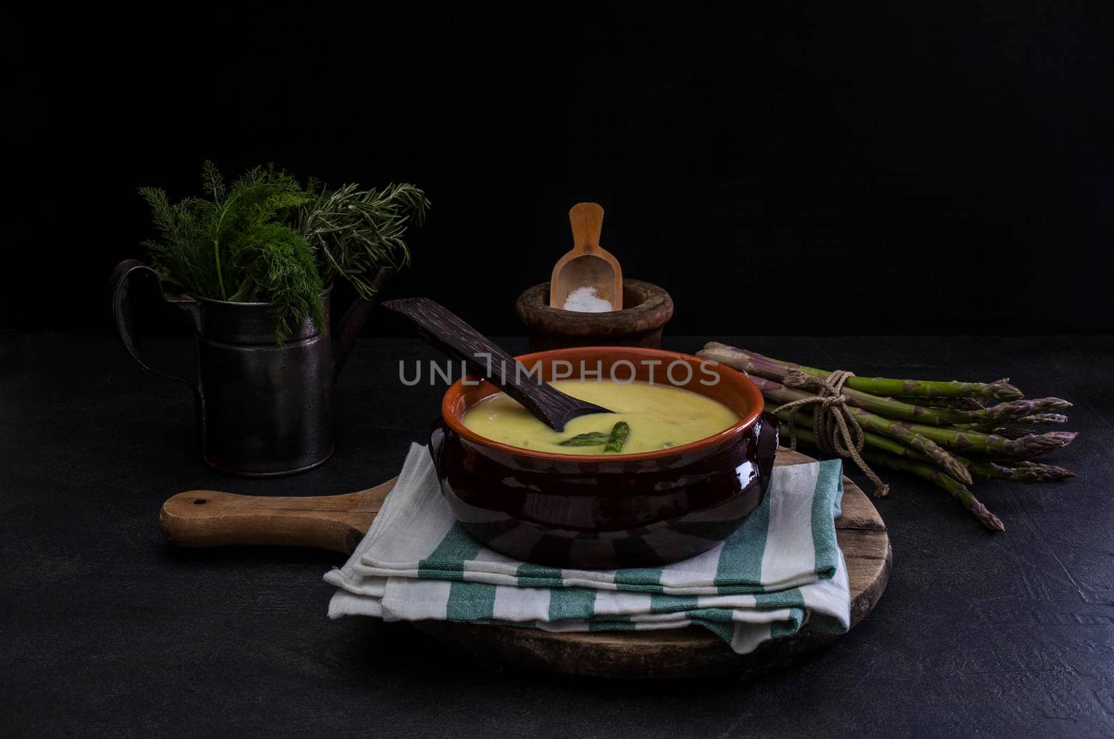 Velvet sauce of Asparagus by bepsimage