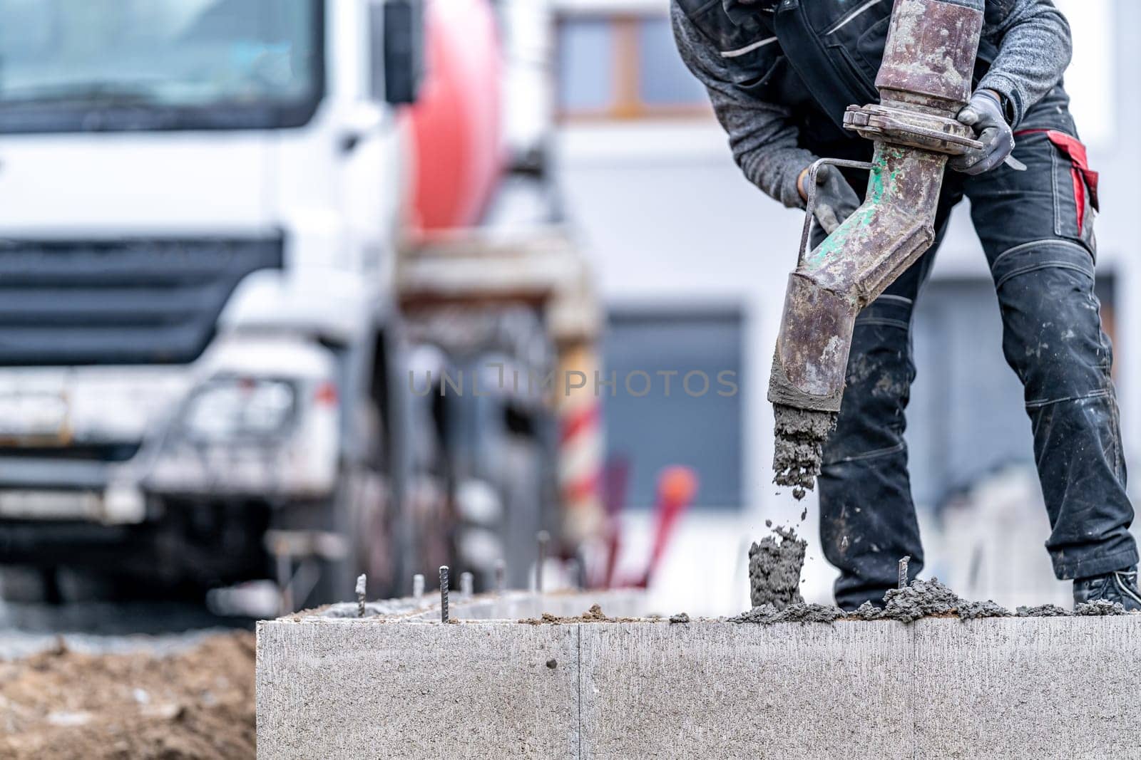 concreting from the pipe of the cement mixing car.