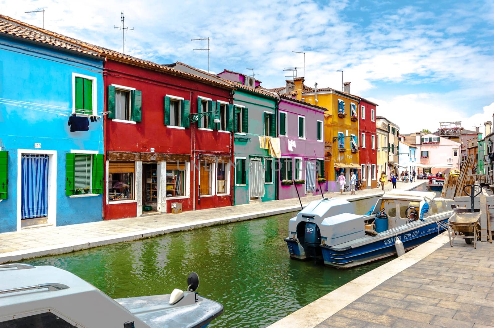 Tourists visiting Burano by Giamplume