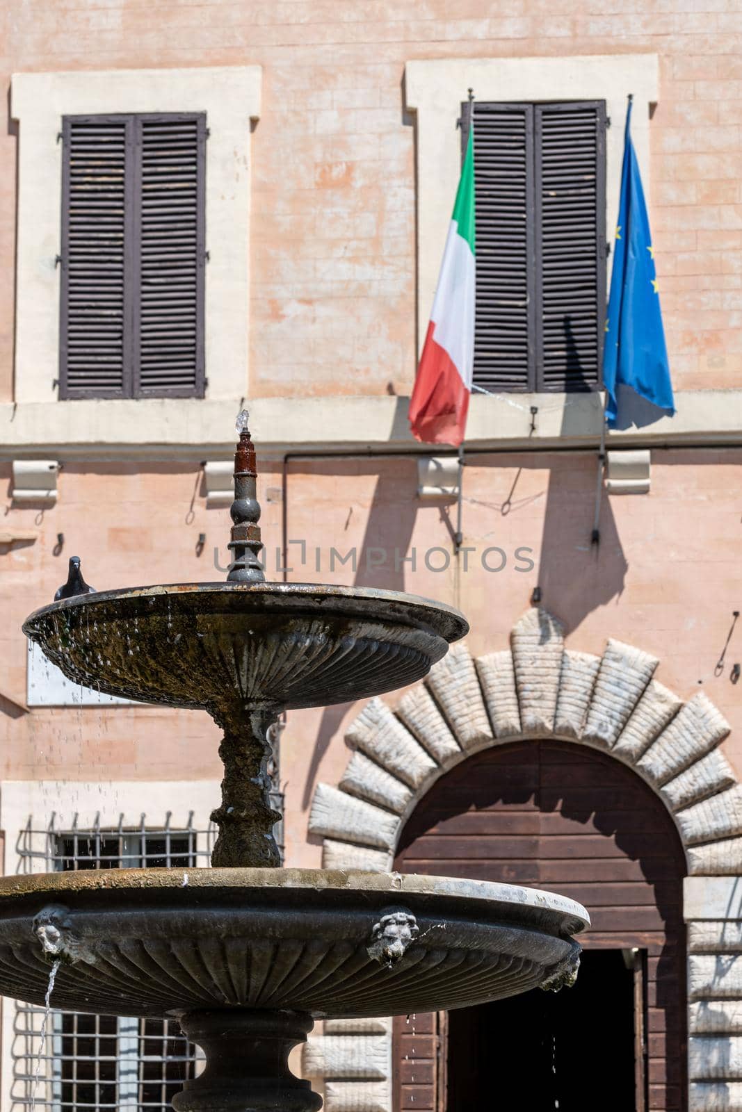 spello fountain in front of the common by carfedeph