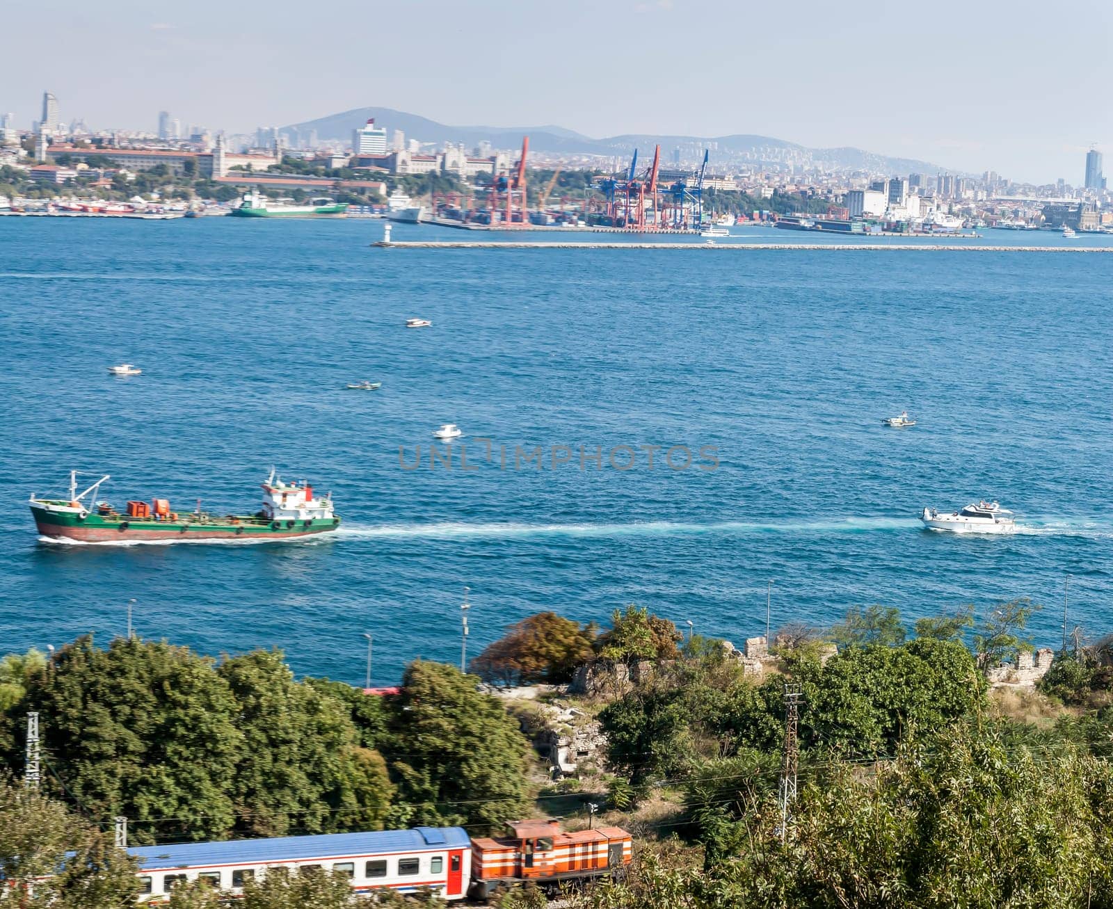 The Bosphorus in Istanbul by Giamplume