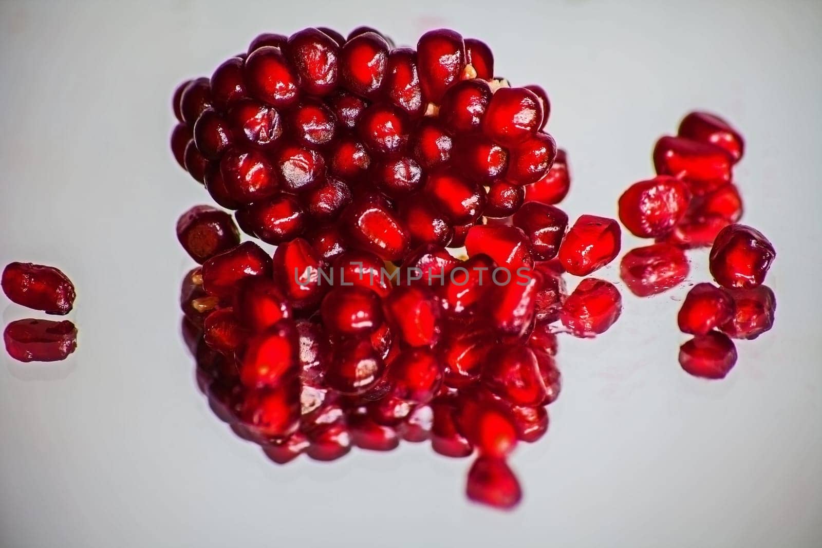 Ripe Pomegranate seeds 10602 by kobus_peche