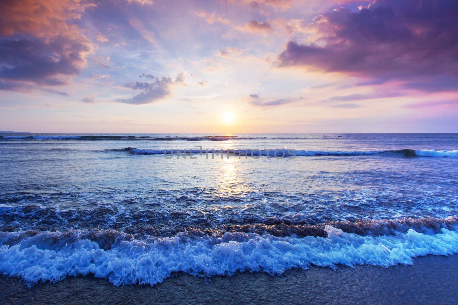 Radiant sea beach sunset by Yellowj