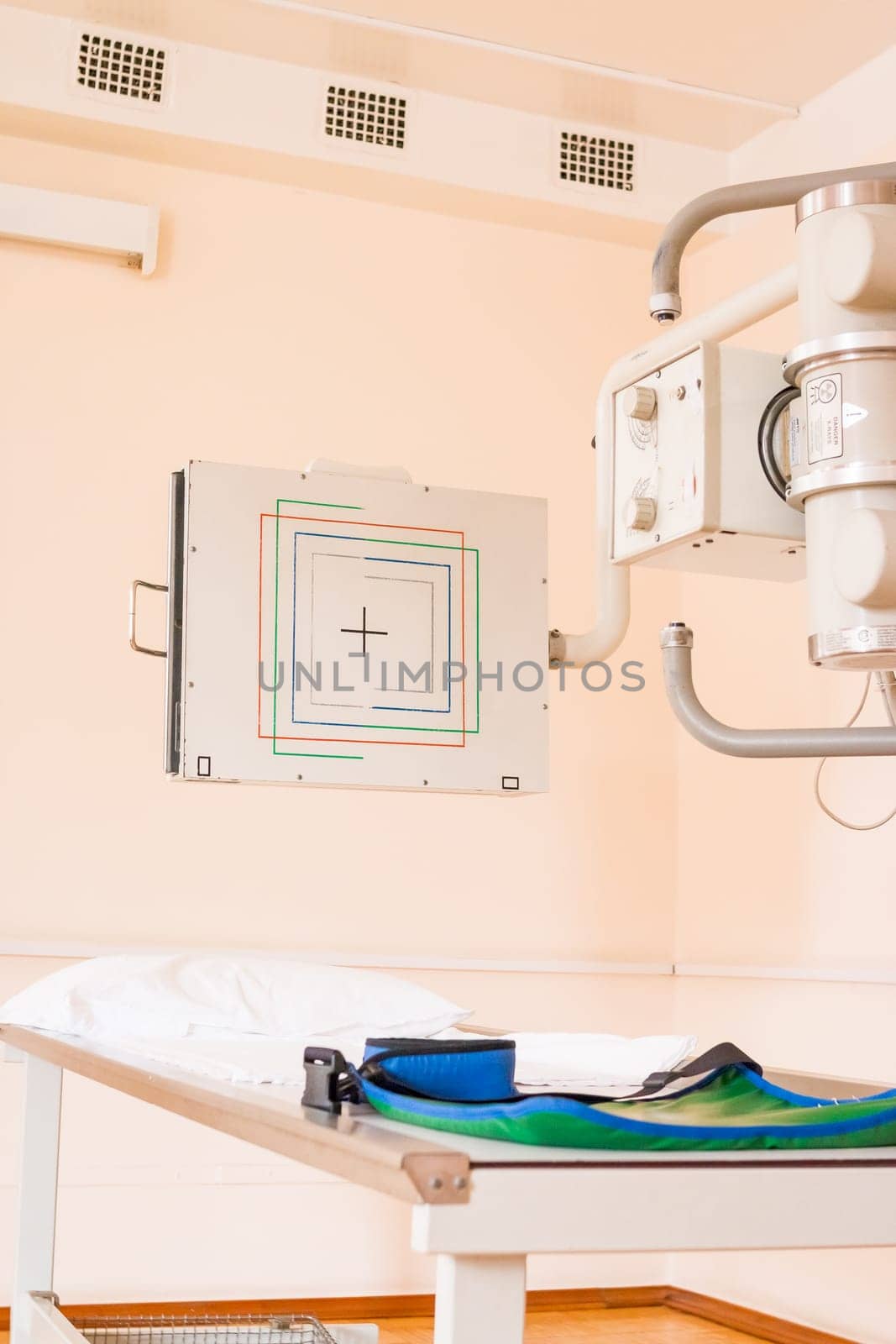 Medical linear accelerator in the therapeutic oncology