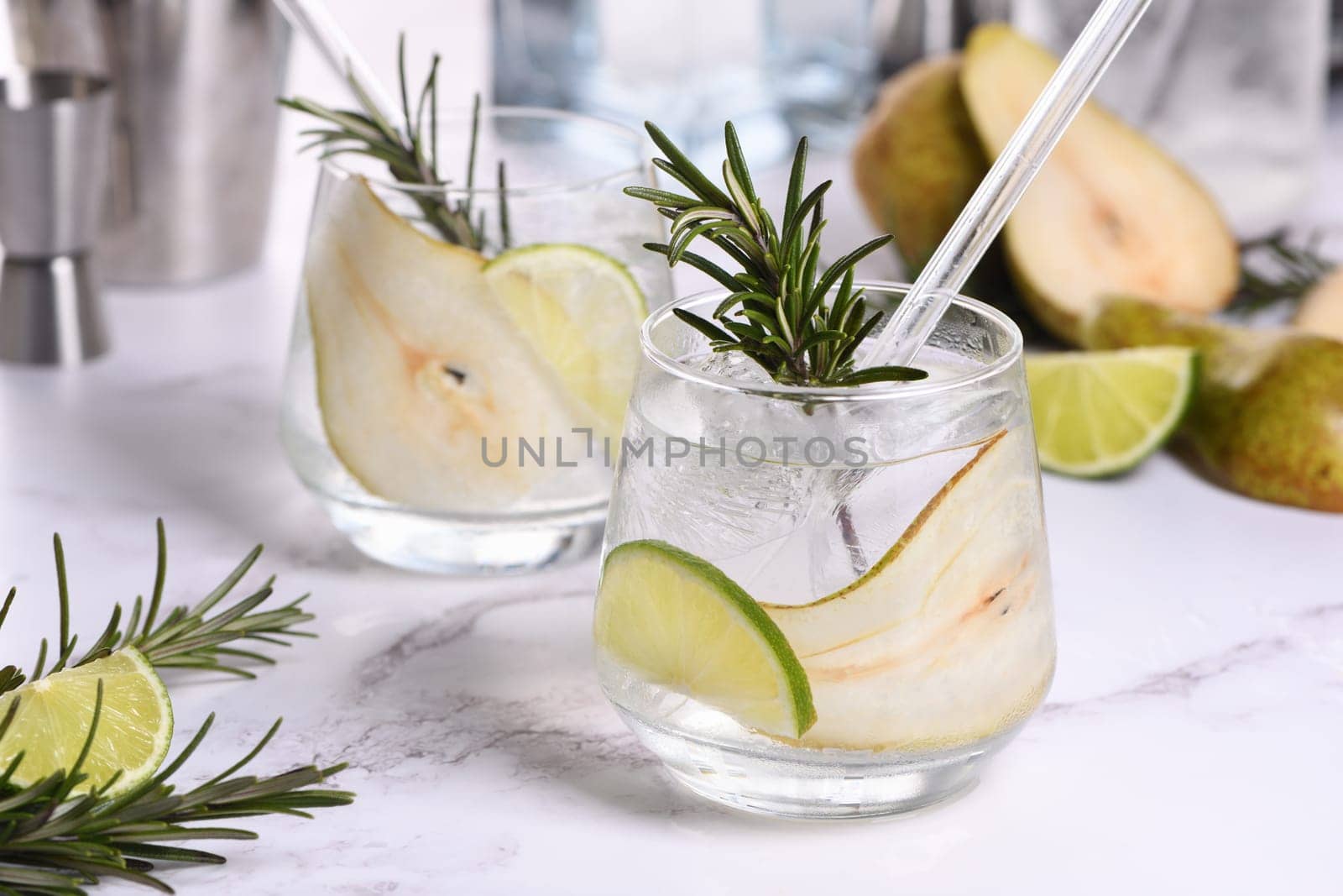 Pear Gin tonic cocktail by Apolonia