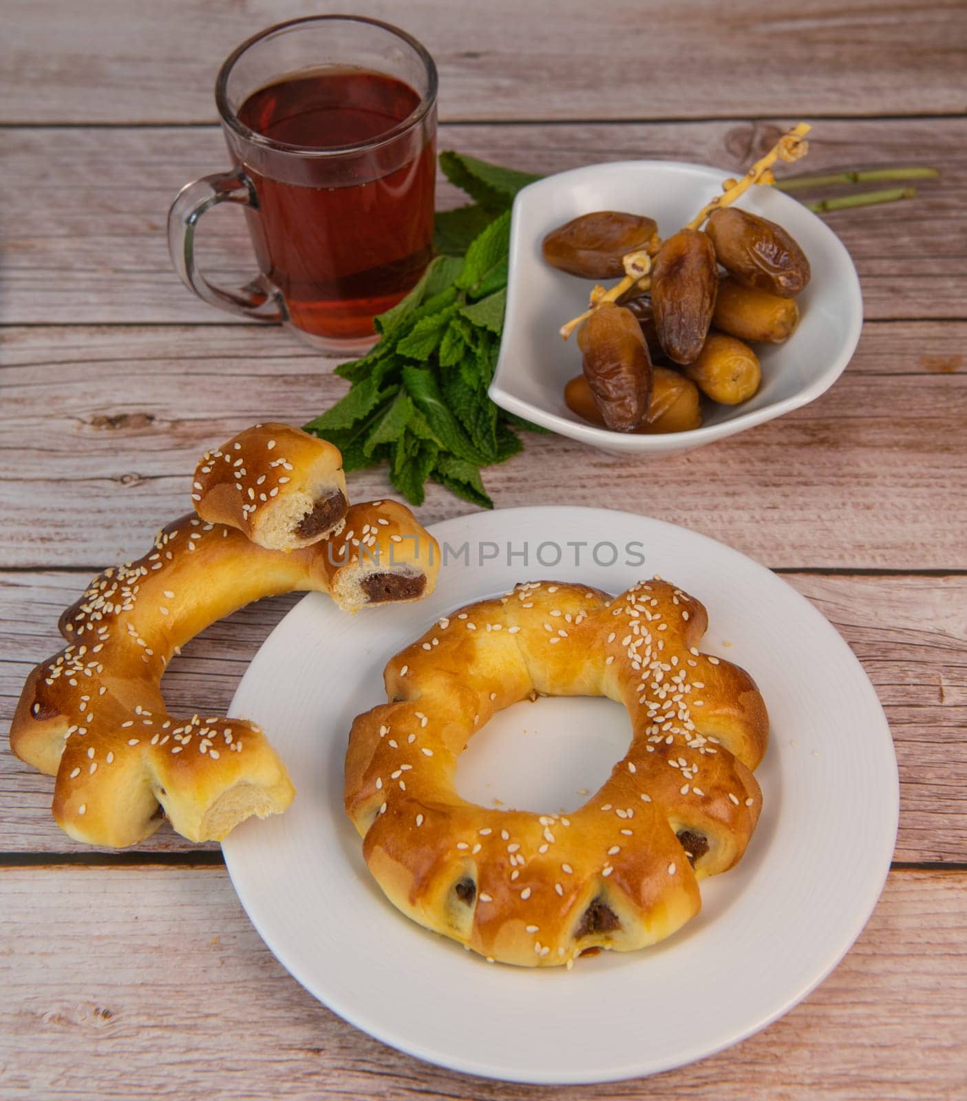 Recipe Maarouk of Aleppo, soft brioche with date paste, High quality photo