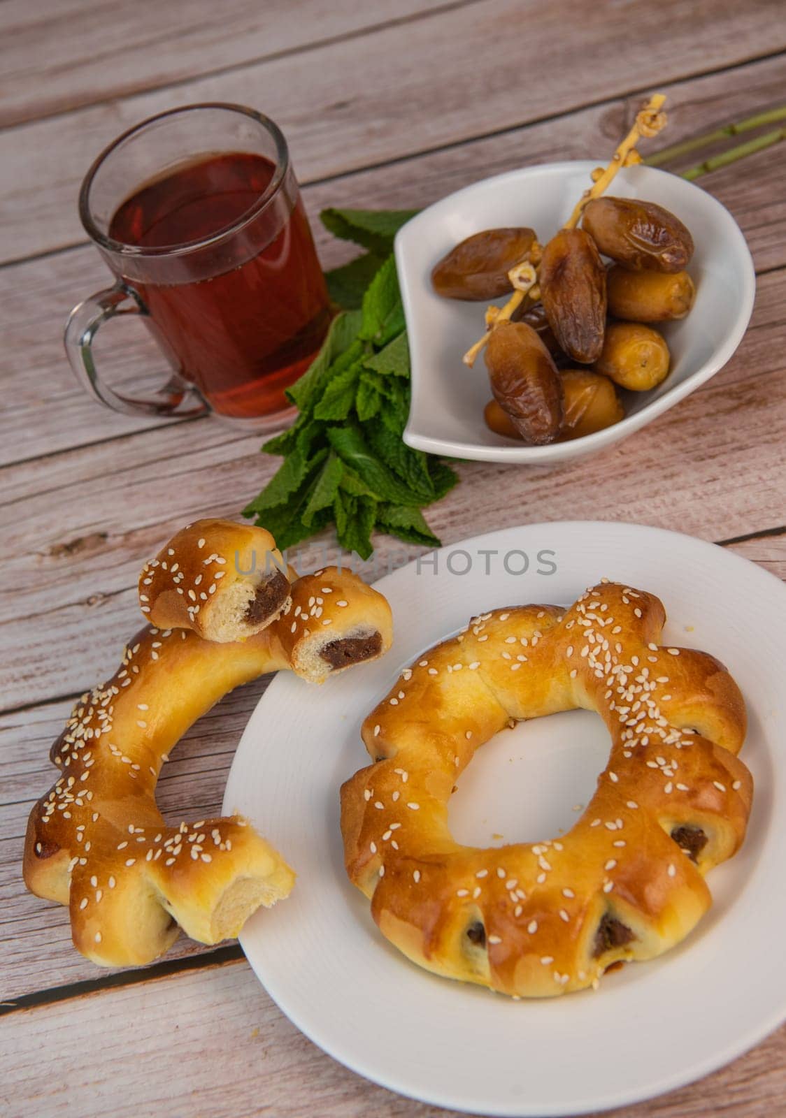 Recipe Maarouk of Aleppo, soft brioche with date paste, High quality photo