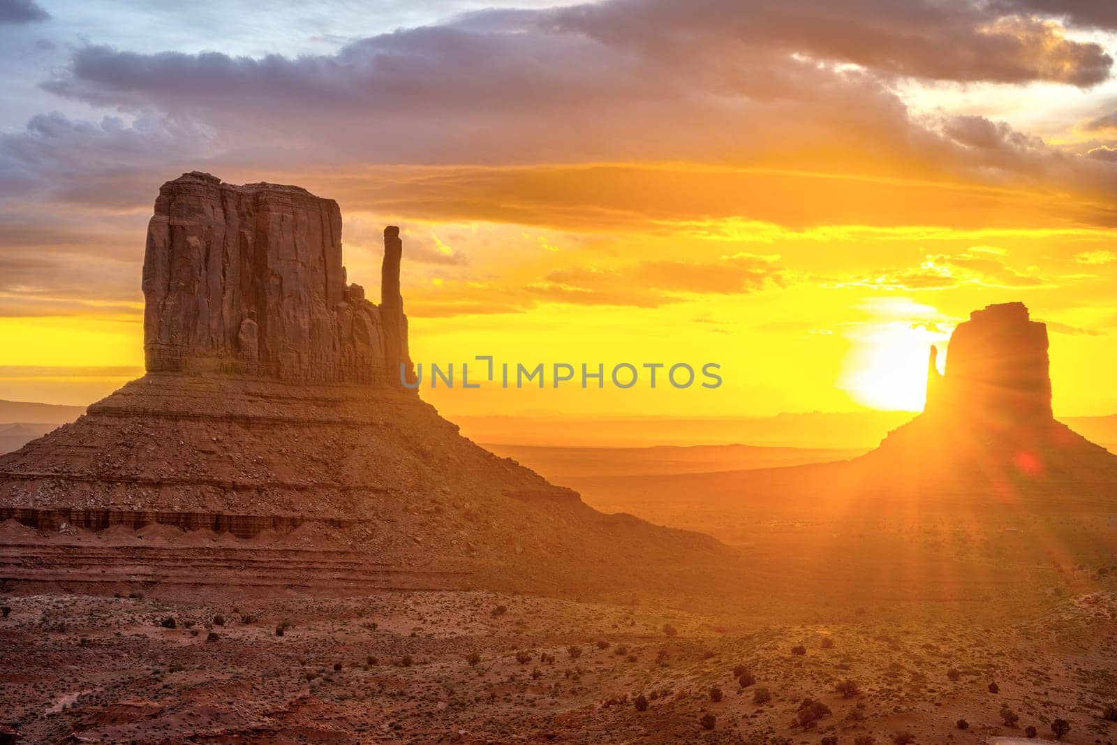 Sunrise in the famous Monument Valley by elxeneize