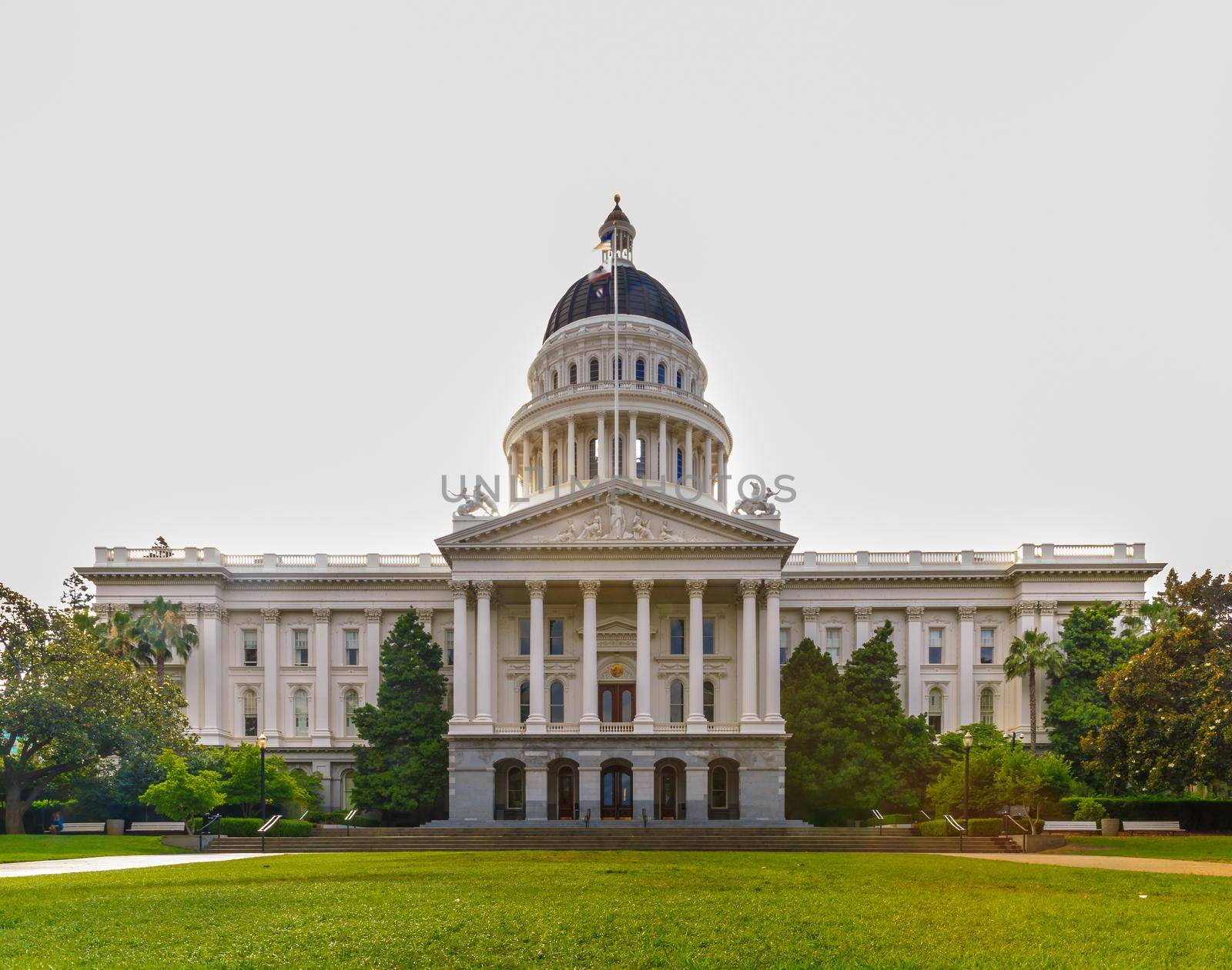 California State Capitol Building by gepeng
