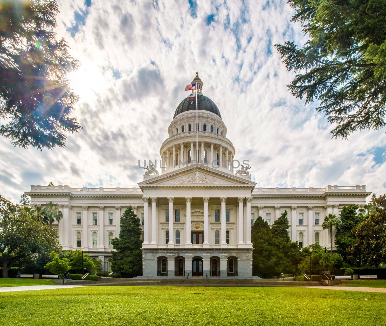 California State Capitol Building by gepeng