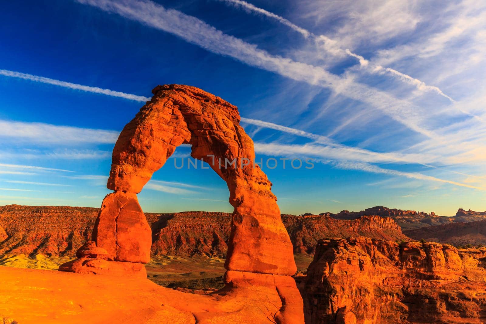 Sunset at delicate arch in Arches National Park, Utah.