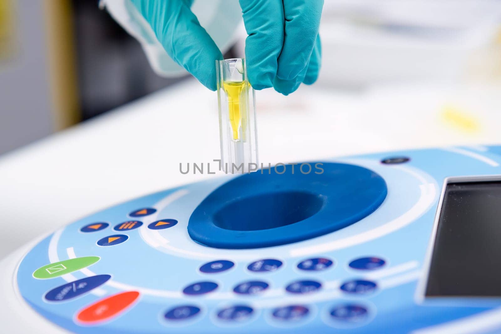 Put the cuvette into the spectrophotometer. DNA and microbiological analysis.