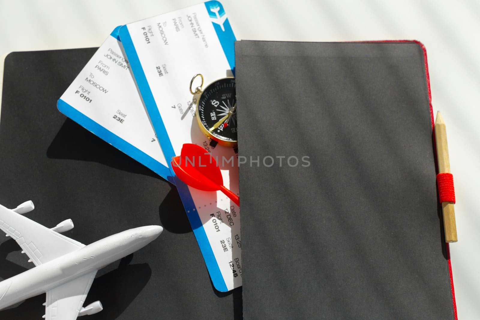 Travel concept with accessory and notepad