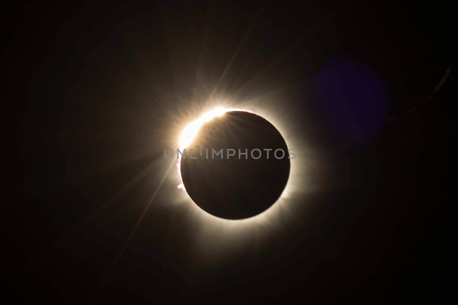 Diamon ring during the 2023 Australian total solar eclipse in Exmouth by StefanMal