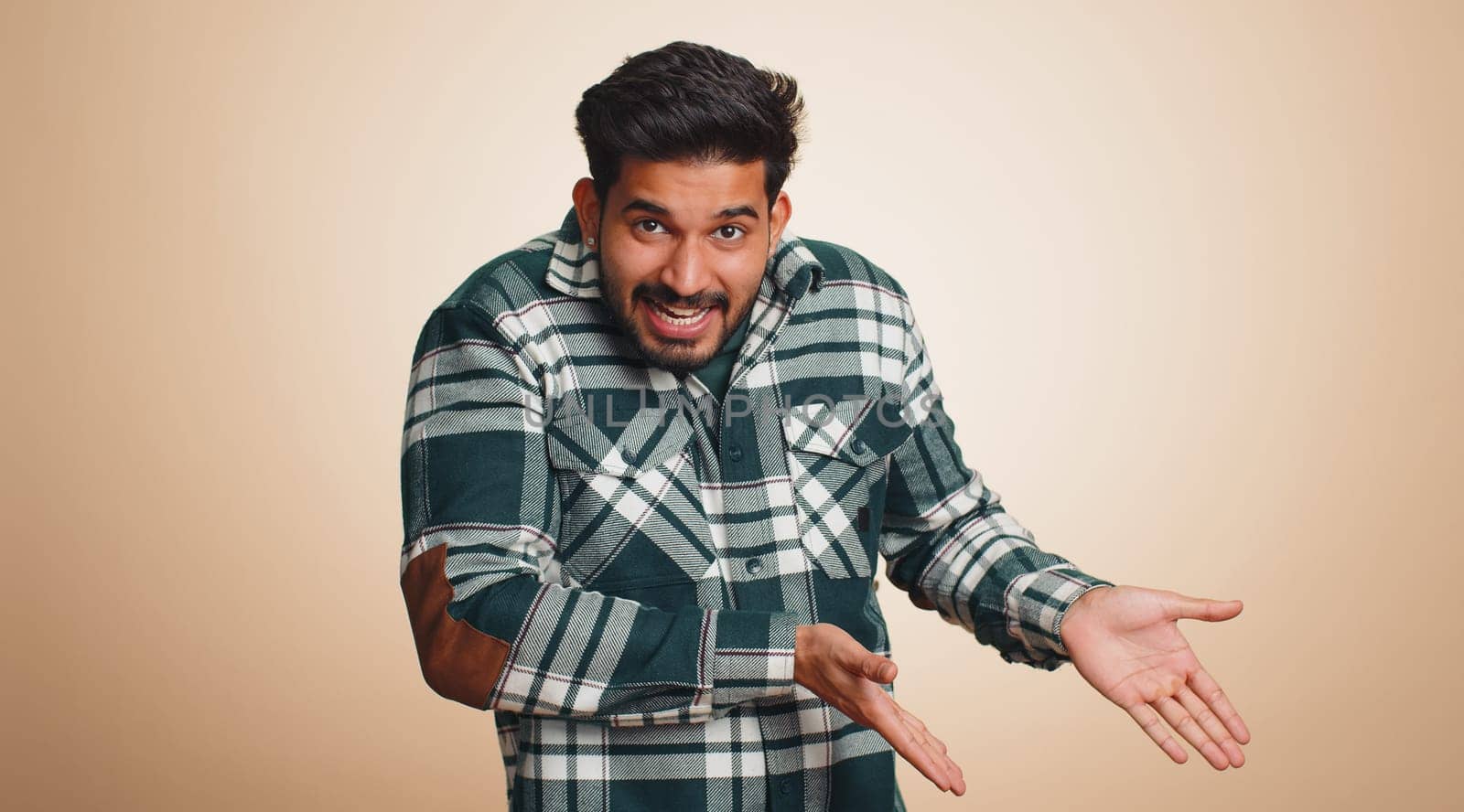 Man raising hands asking what why reason of failure, demonstrating disbelief irritation by troubles trendy social media meme anti lifehacks ridicules people who complicate simple tasks for no reason