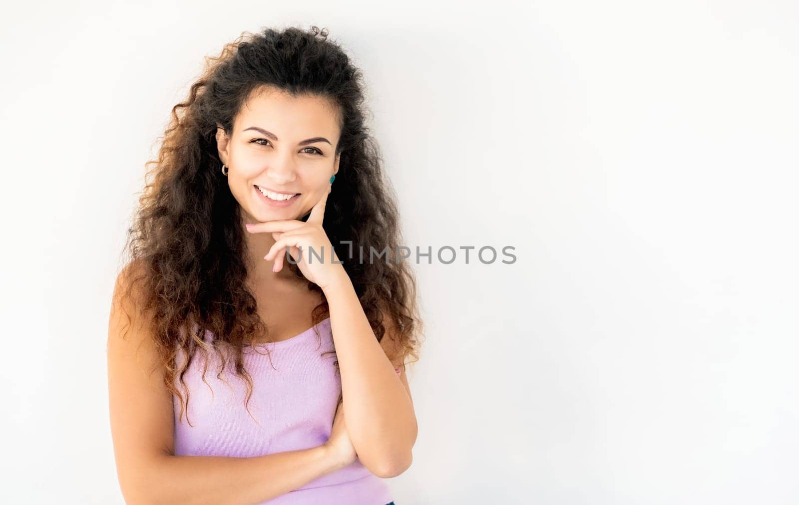 Attractive girl smiling by GekaSkr