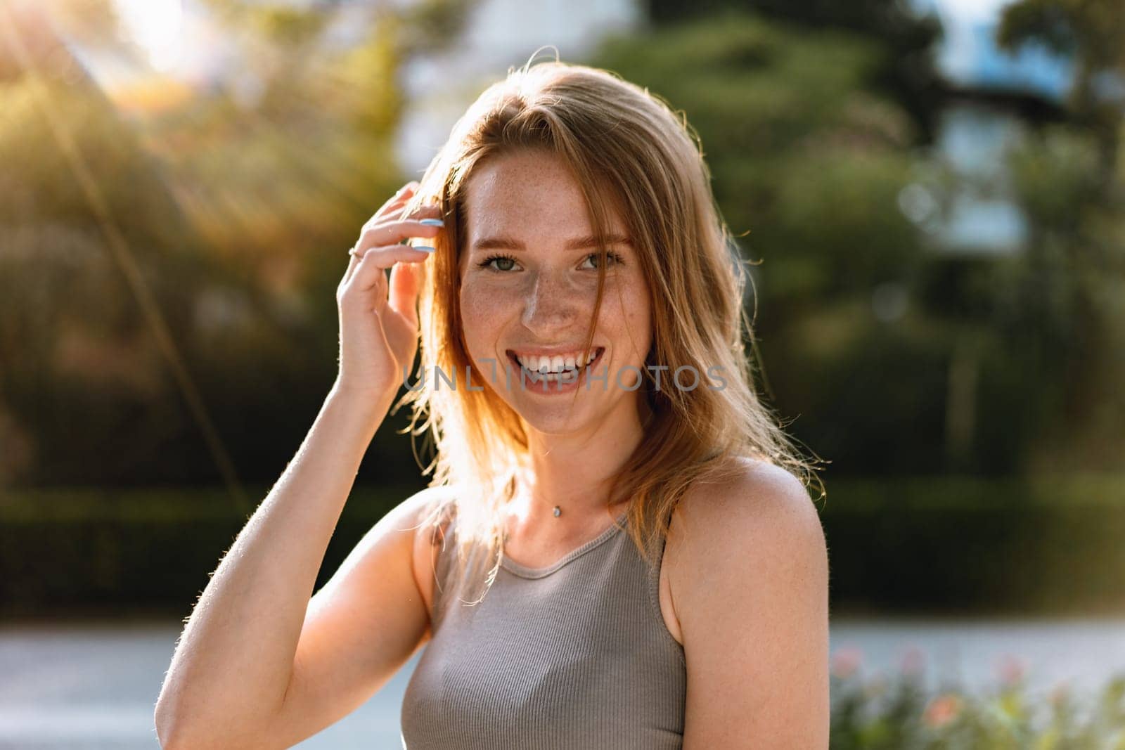 Portrait of a beautiful young woman outdoors in the city