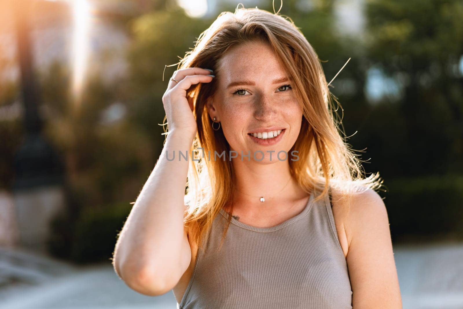 Portrait of a beautiful young woman outdoors in the city