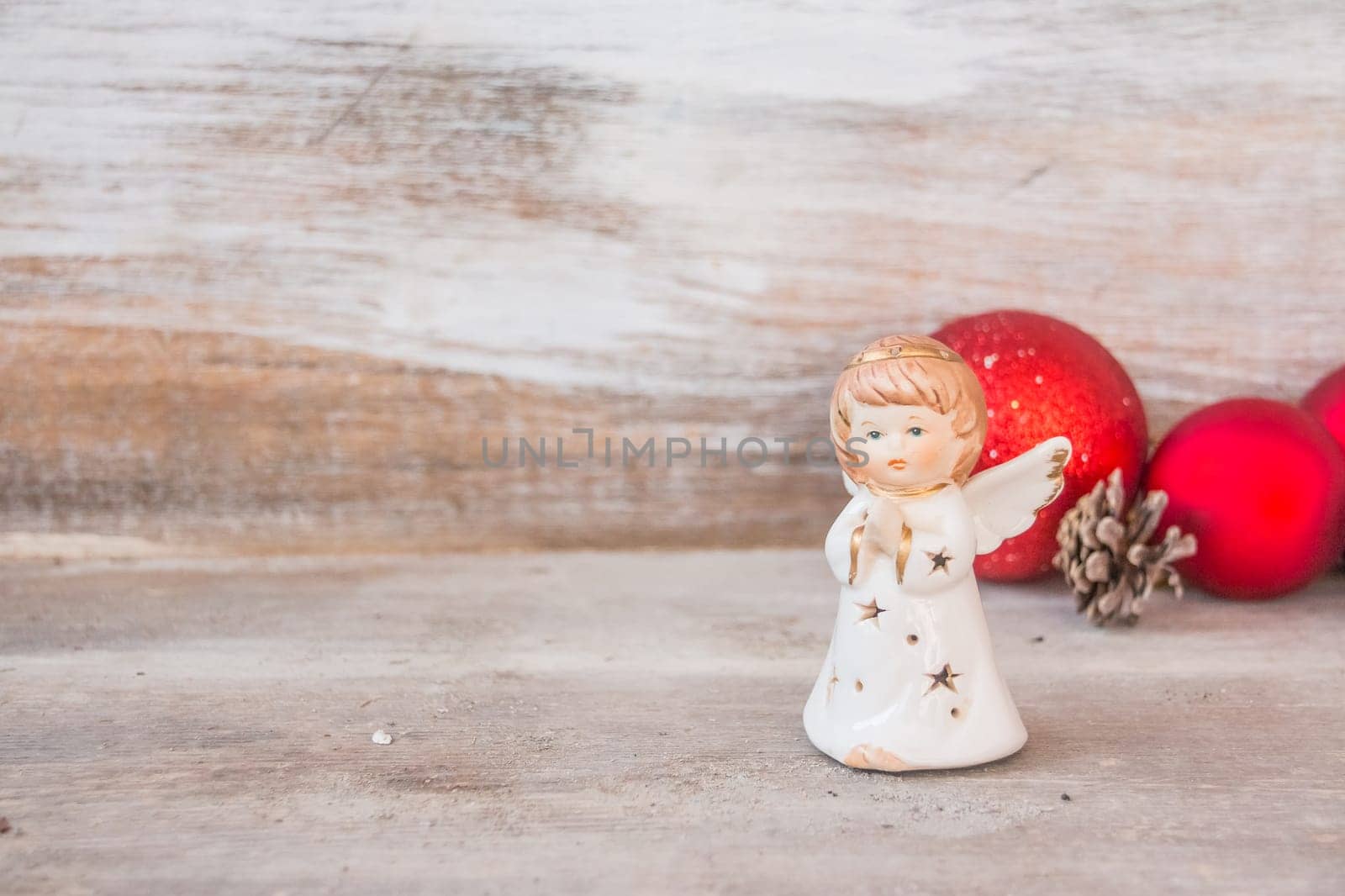 Christmas tree golden angel ornament.Golden Christmas Balls with angel with Red and White Beads