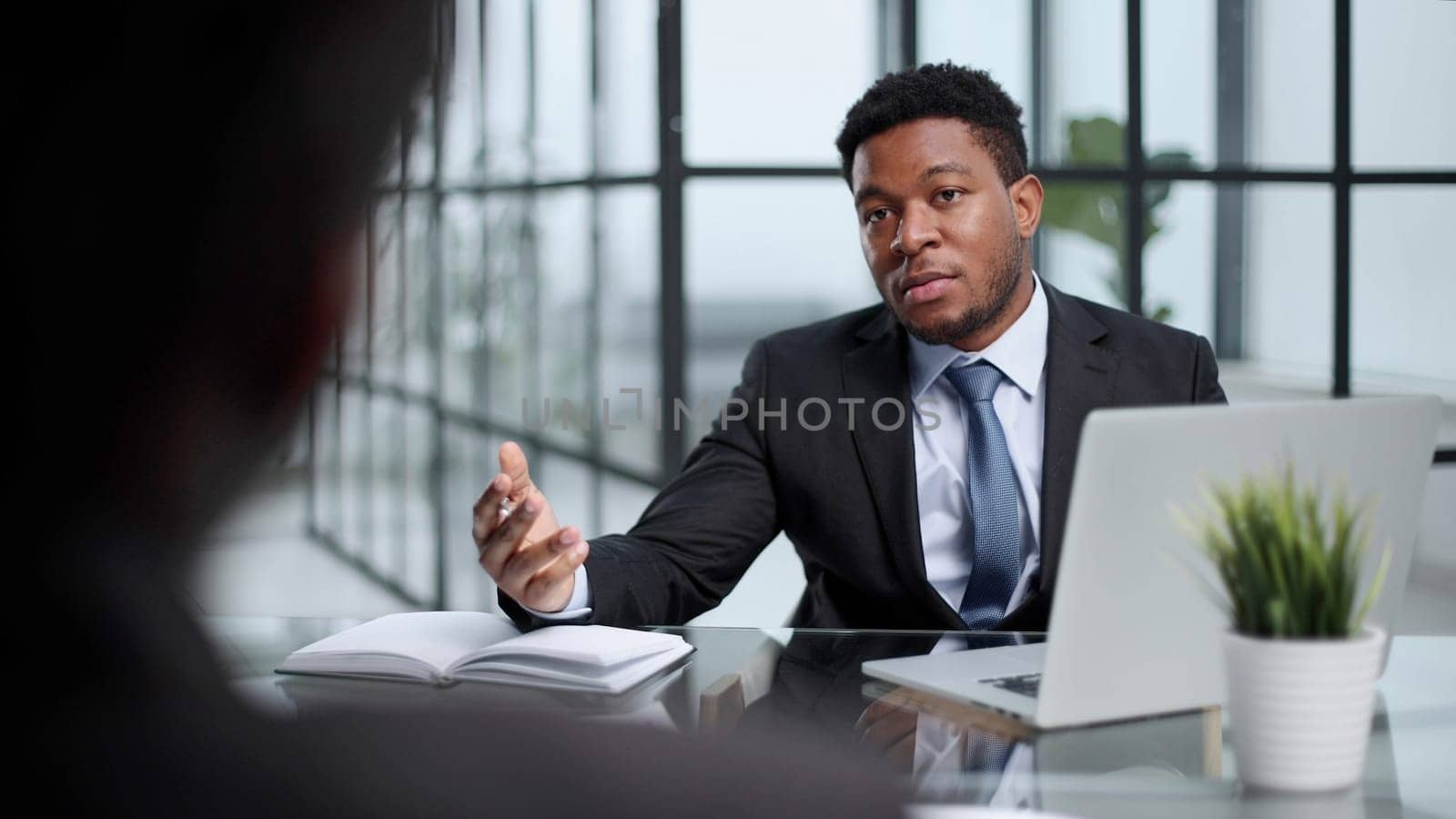 client discuss the terms of deposits and loans with an excellent online service
