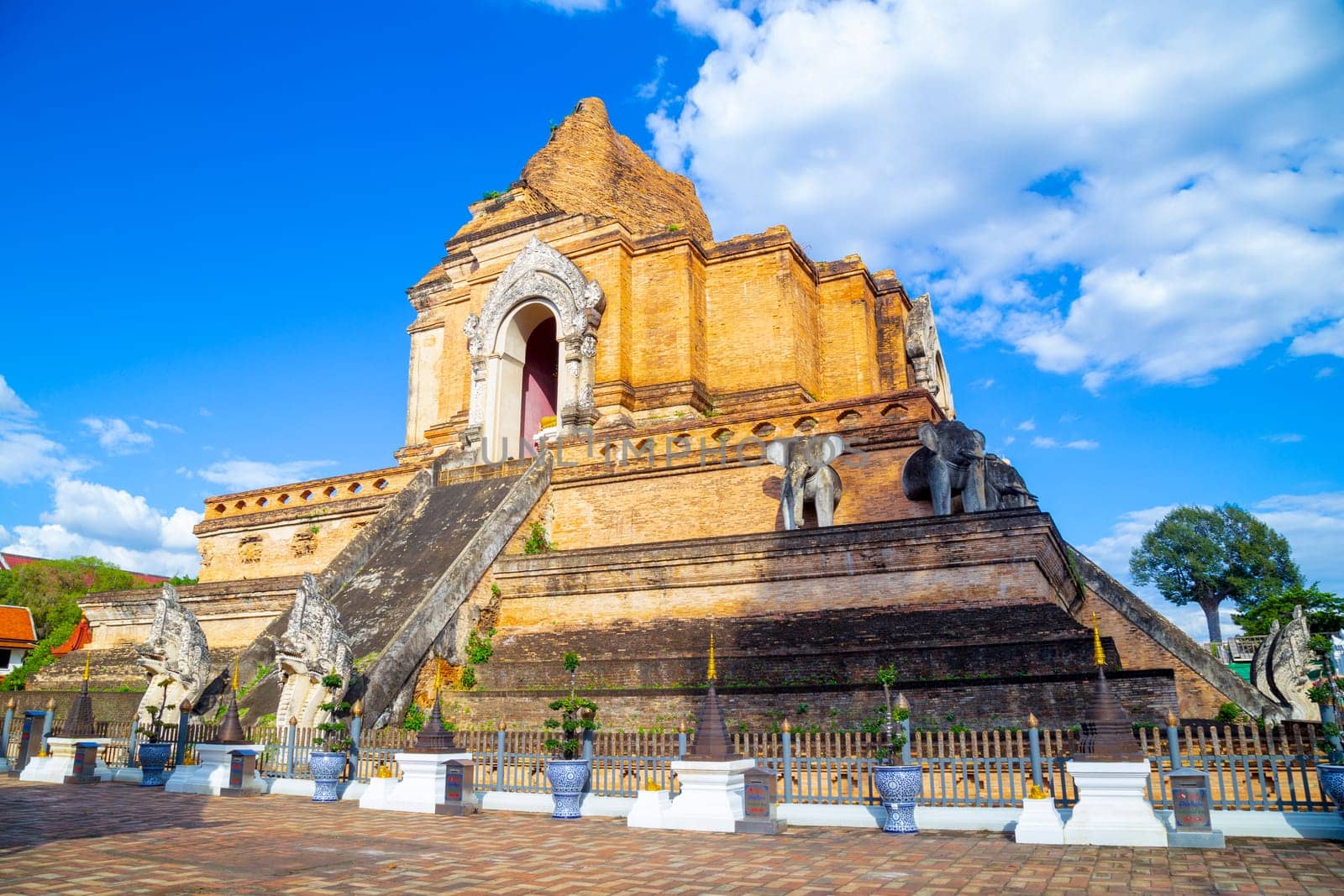 Wat Chedi Luang Temple, famous ruined ancient pagoda in Chiang Mai, north of Thailand