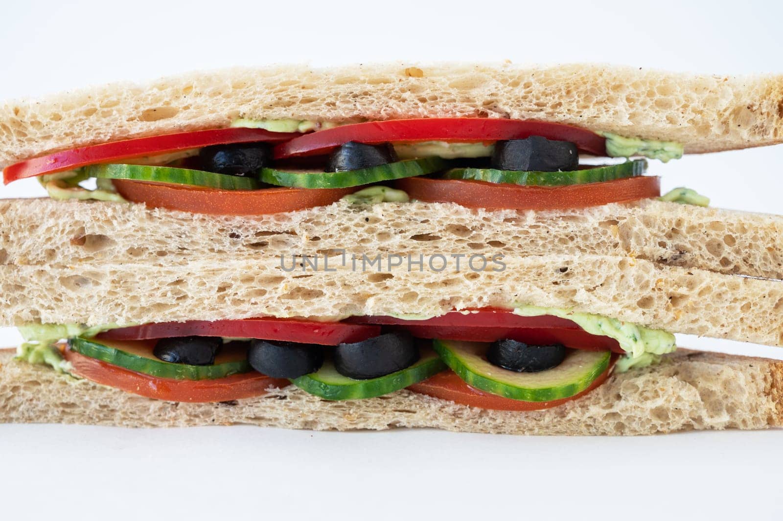 Vegeterian sandwich with fresh vegetables and sauce