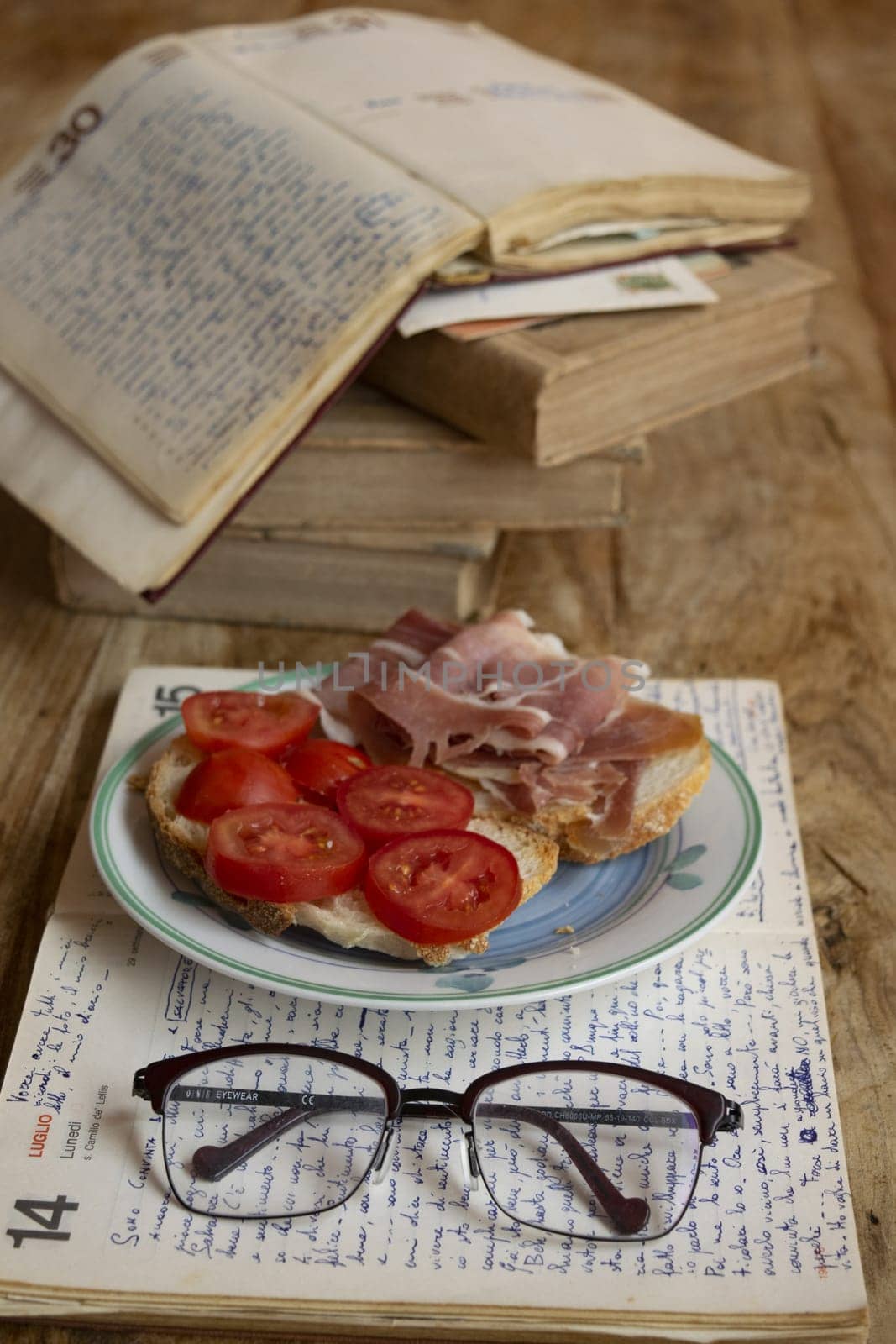 concept of concentration and fast snack while reading and writing