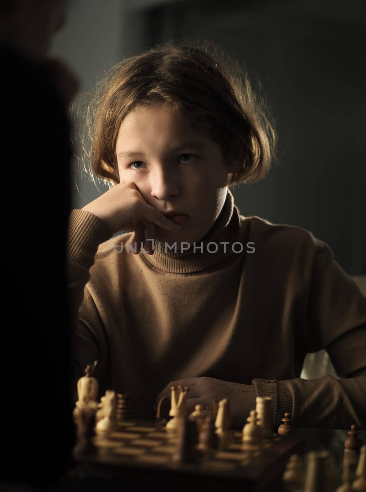 The teenager made a move while playing chess by gcm