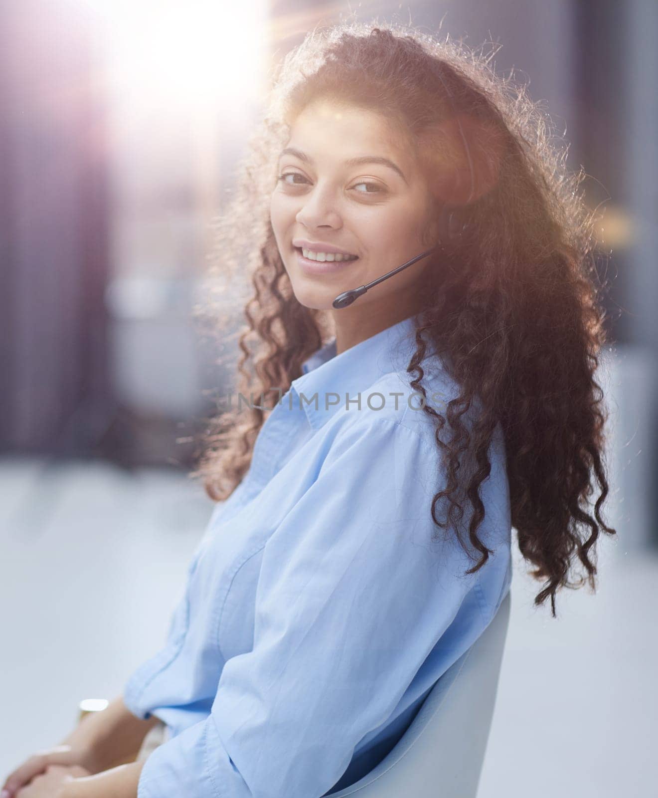 Phone operator support in the headset while in the office