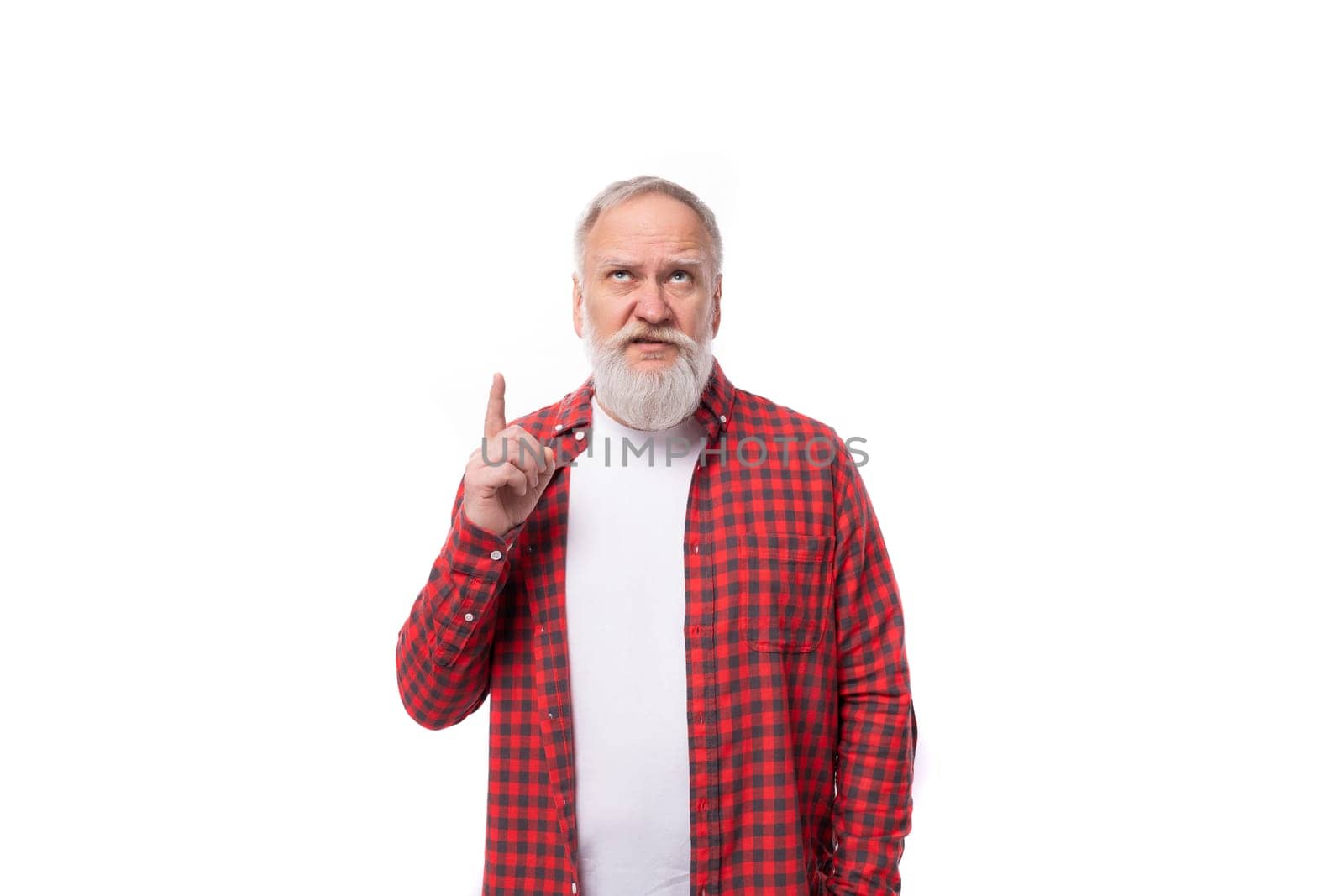 genius 60s retired man with white beard and mustache telling news with gesture.