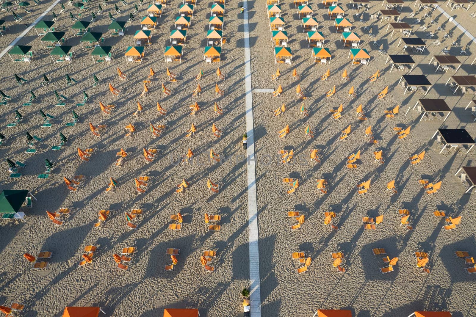 The equipped beach of Versilia seen from above  by fotografiche.eu