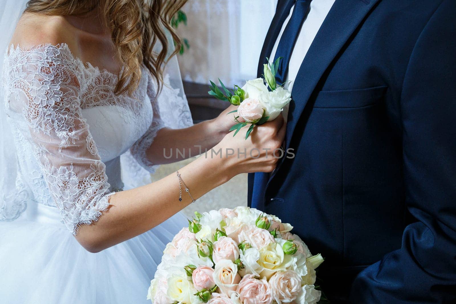 groom's accessories on the wedding day