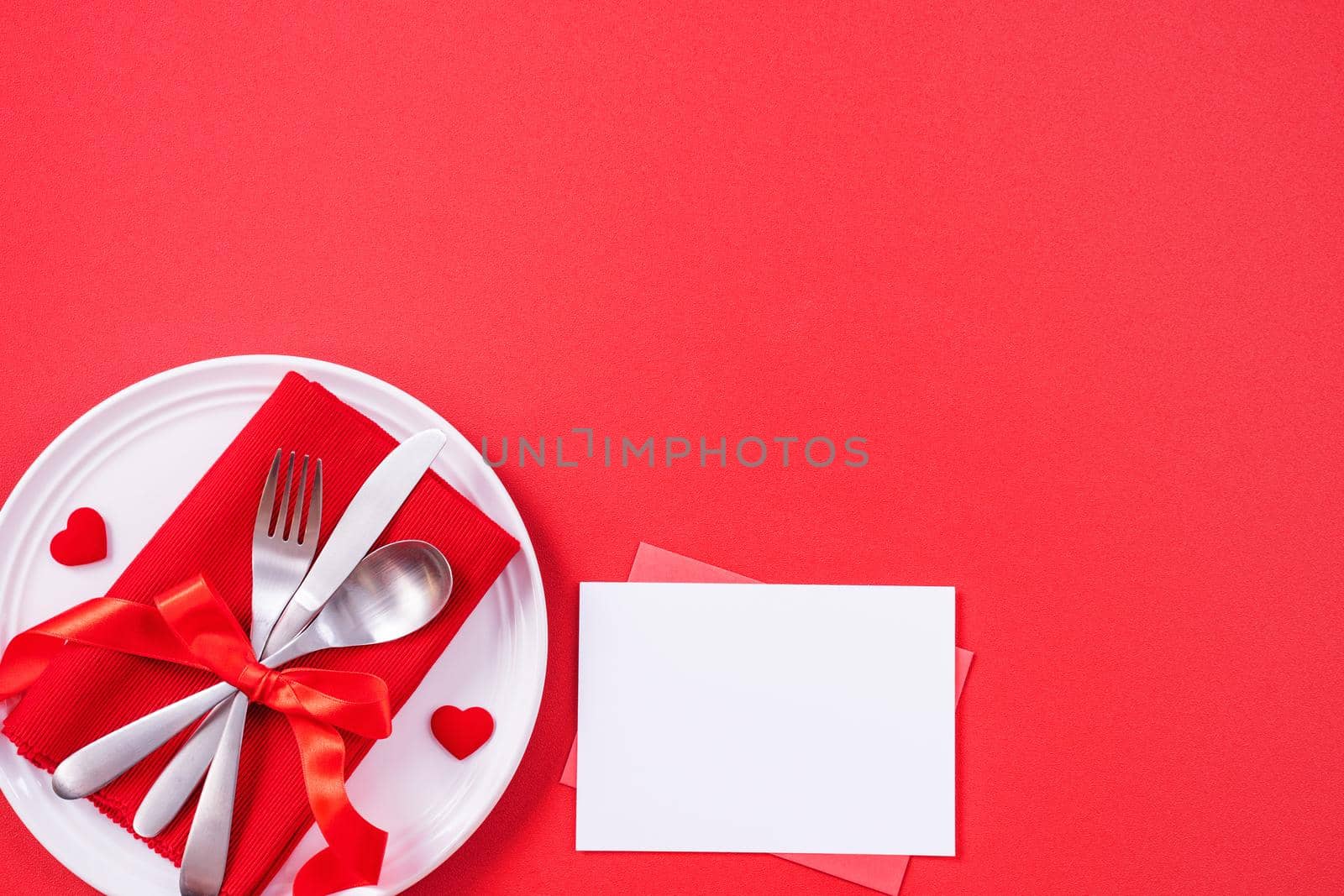 Valentine's Day design concept - Romantic plate dish in restaurant, holiday celebration meal promotion for couple and lover dating, top view, flat lay, overhead