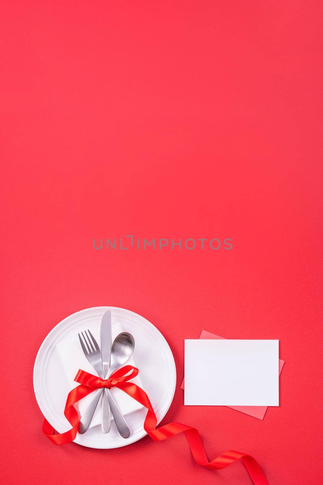 Valentine's Day design concept - Romantic plate dish in restaurant, holiday celebration meal promotion for couple and lover dating, top view, flat lay, overhead