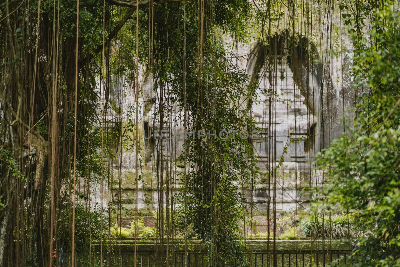 Pura Gunung Kawi temple by Popov