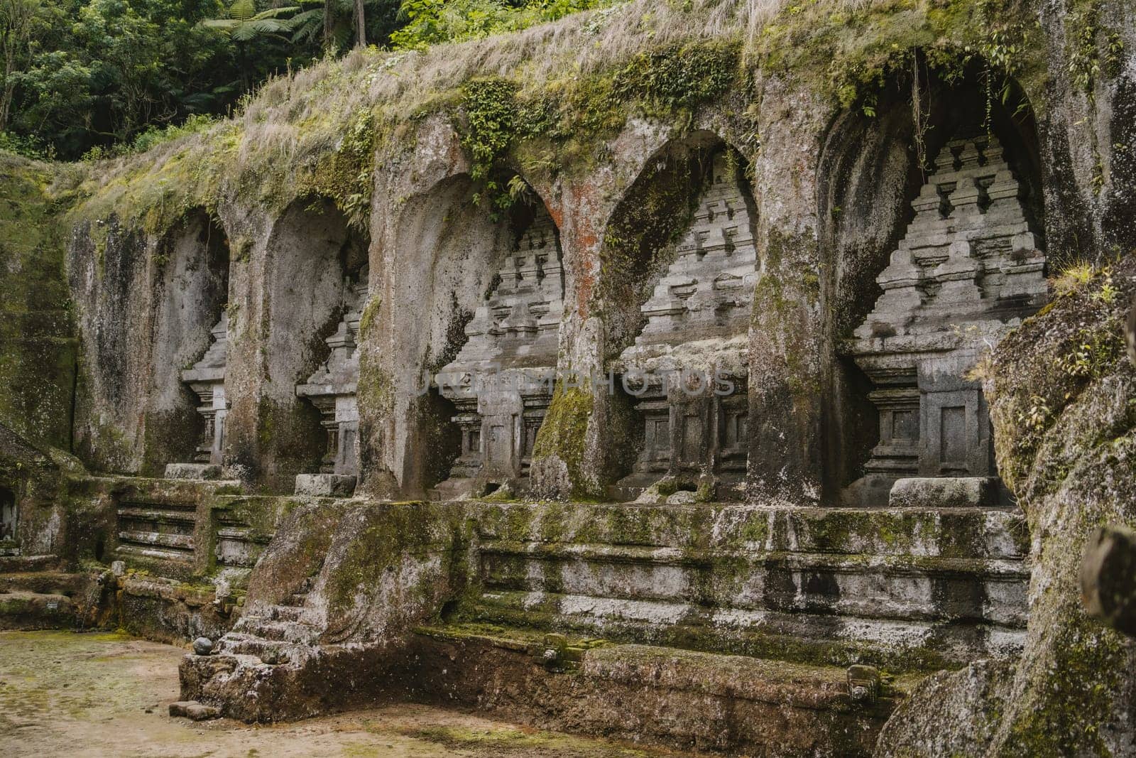 Pura Gunung Kawi royal tombs by Popov